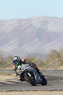 media/Dec-04-2025-Racers Edge (Thu) [[5ebc9f124d]]/3-B Group/1-Session 1 (Turn 7)/